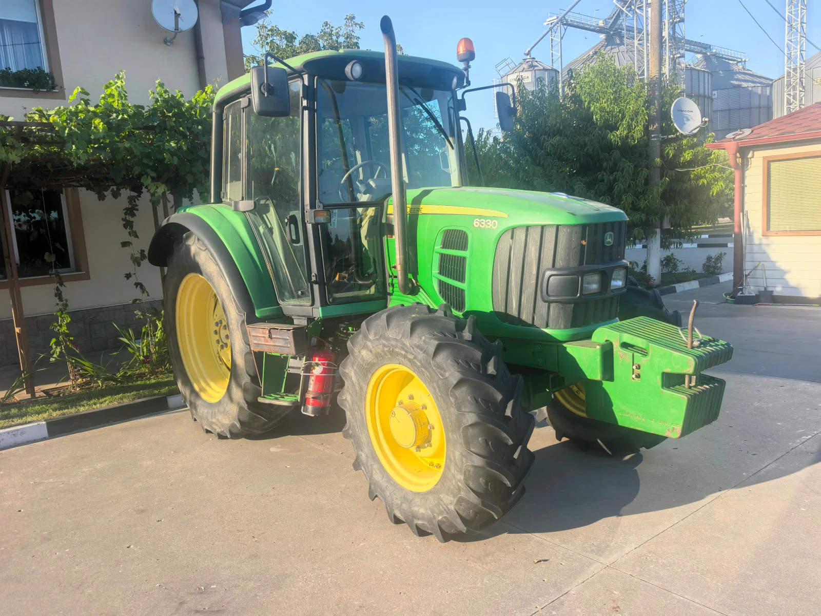 Трактор John Deere 6330, снимка 2 - Селскостопанска техника - 55512664