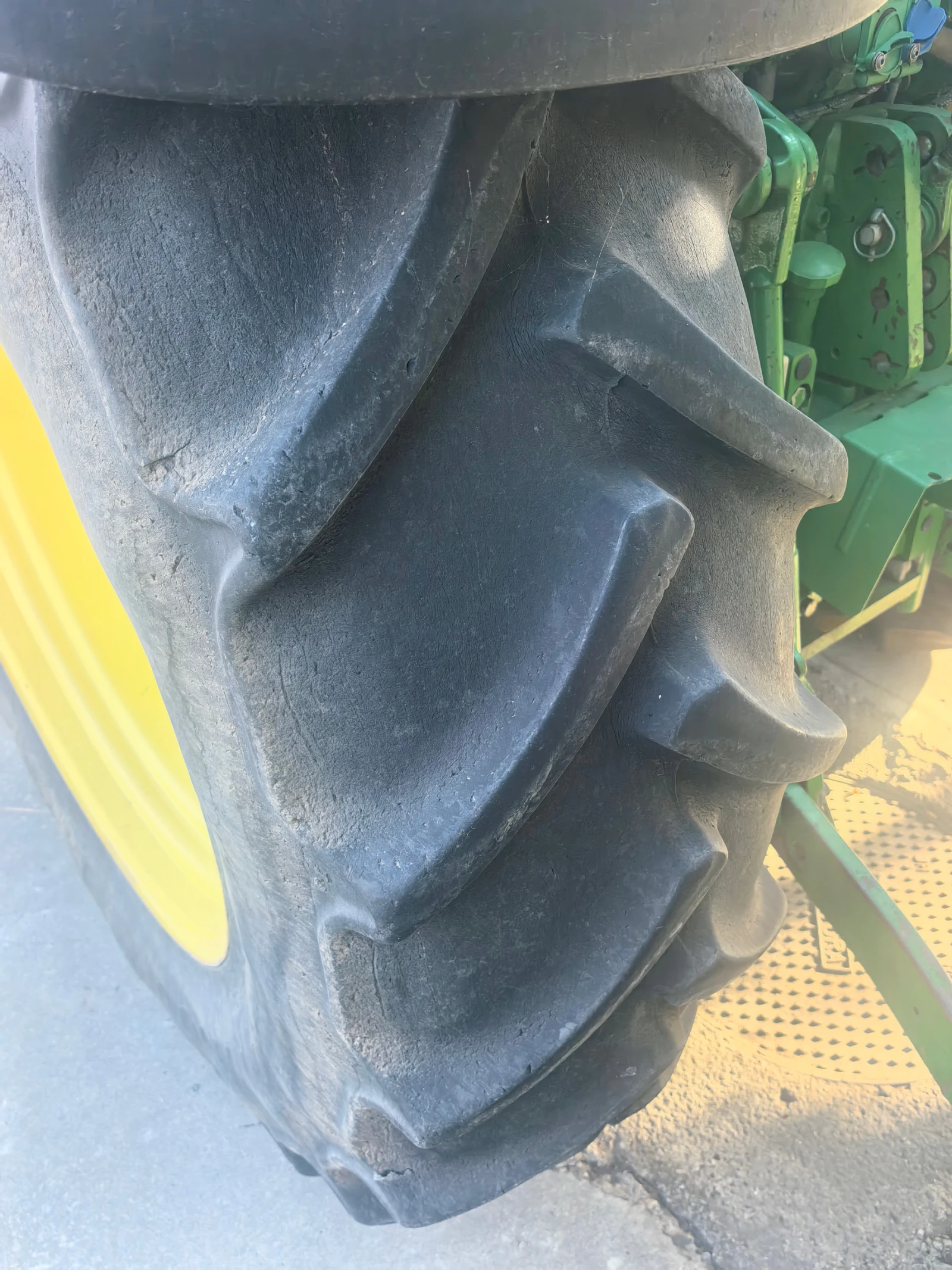 Трактор John Deere 6330, снимка 6 - Селскостопанска техника - 55512664