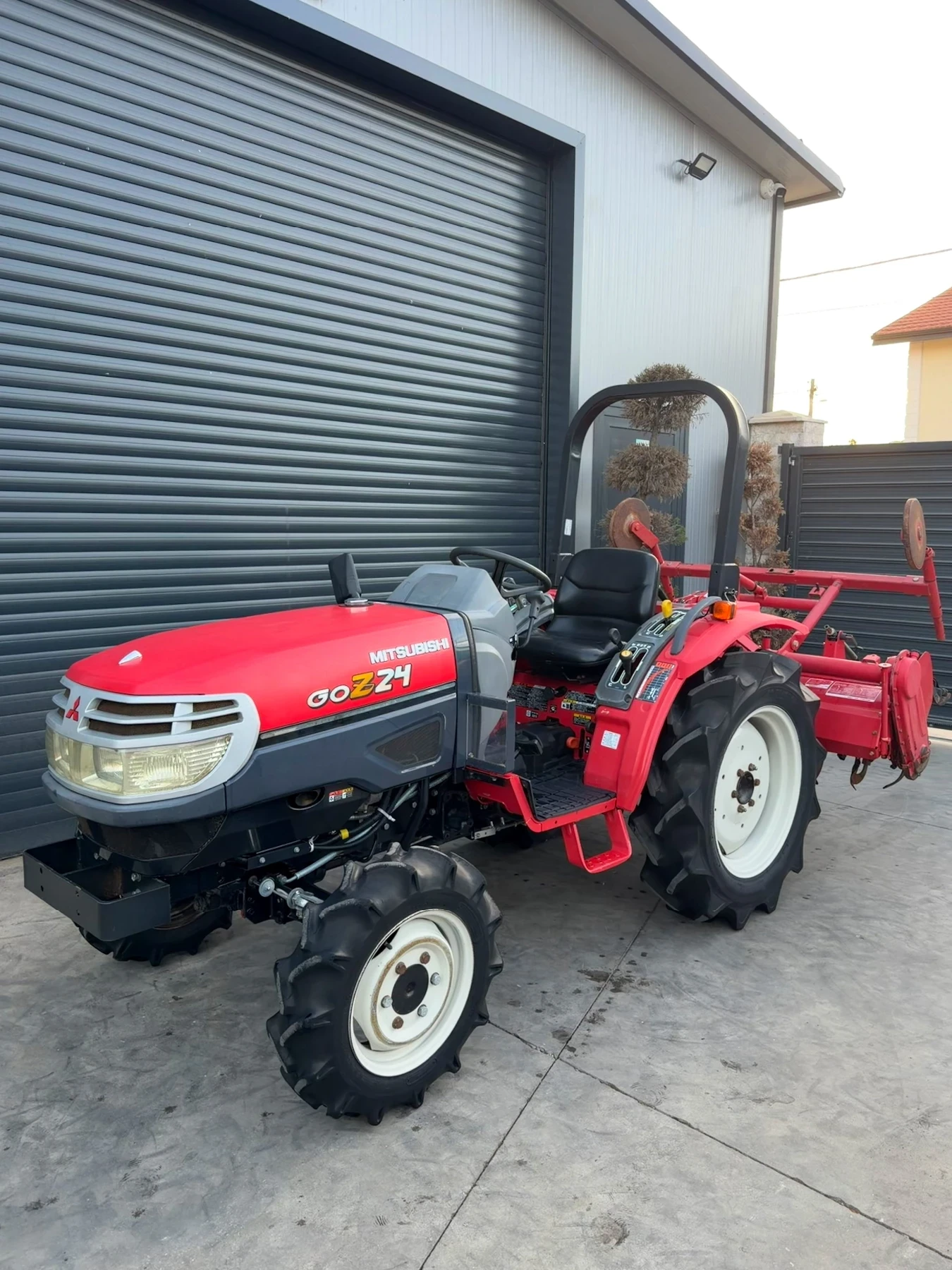 Трактор Kubota Mitsubishi GoZ24
