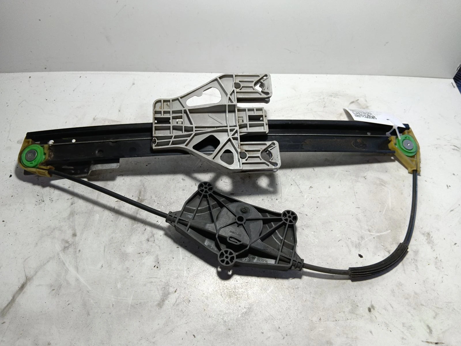 стъклоповдигач заден десен 8K0839462A Audi A4