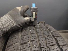 Гуми Зимни 235/65R16, снимка 6
