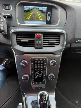 Volvo V40 Cross Country 2.0i CH 4x4 180ks, снимка 13