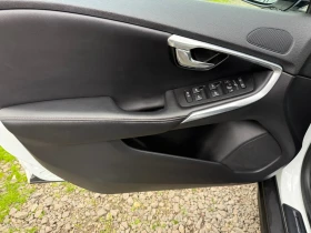Volvo V40 Cross Country 2.0i CH 4x4 180ks, снимка 14