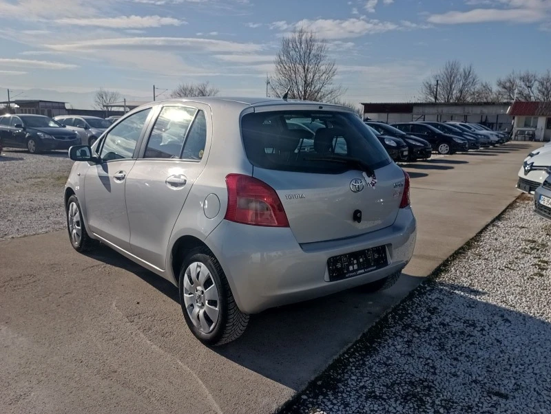 Toyota Yaris 1.0 климатик , снимка 4 - Автомобили и джипове - 43486281