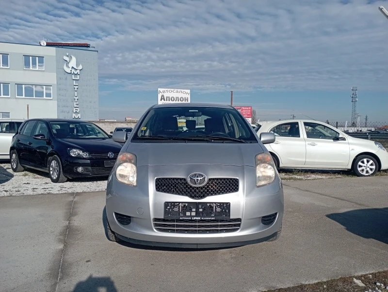 Toyota Yaris 1.0 климатик , снимка 2 - Автомобили и джипове - 43486281