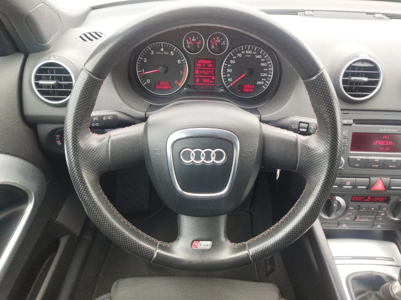 Audi A3 1.8i Sline  Швейцария, снимка 8 - Автомобили и джипове - 44101064