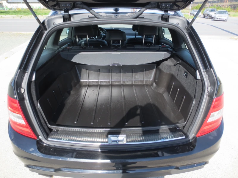 Mercedes-Benz C 180 AMG-LINE, снимка 16 - Автомобили и джипове - 50030080