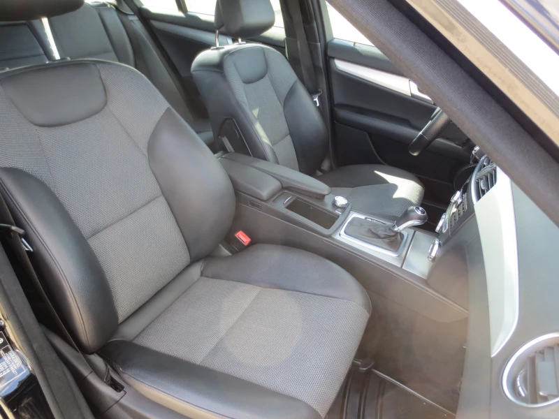 Mercedes-Benz C 180 AMG-LINE, снимка 14 - Автомобили и джипове - 50030080