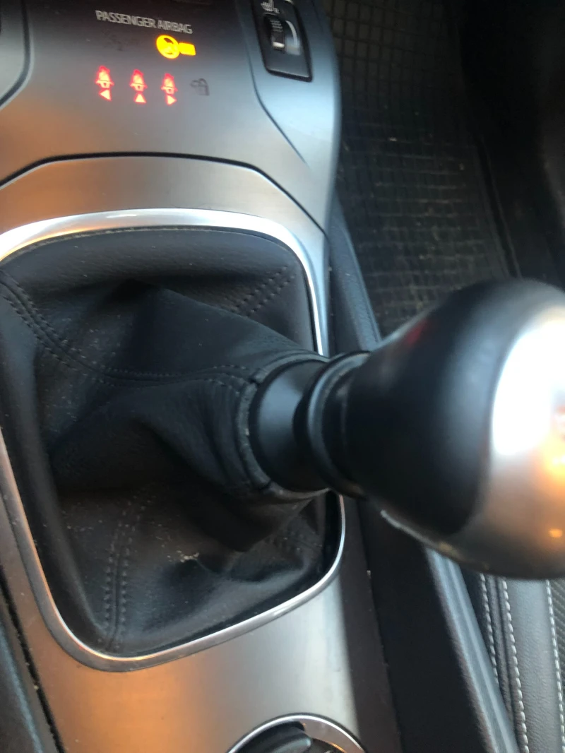 Toyota Avensis, снимка 11 - Автомобили и джипове - 52385065