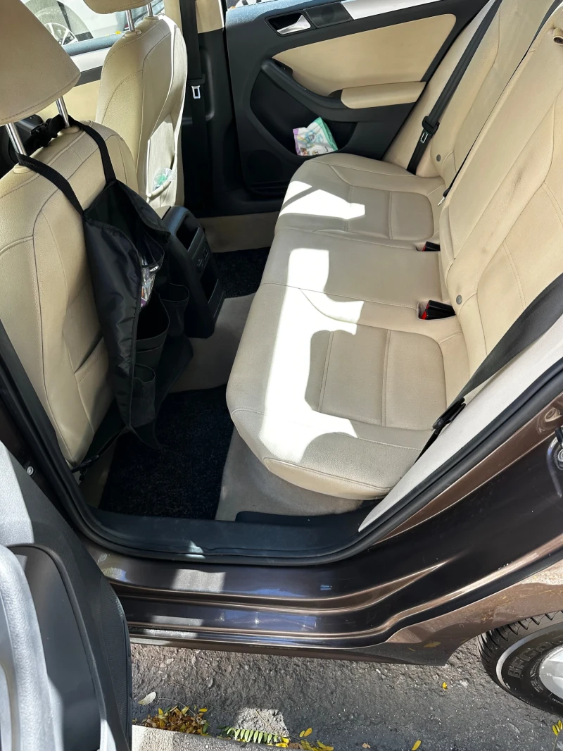 VW Jetta, снимка 5 - Автомобили и джипове - 51826710