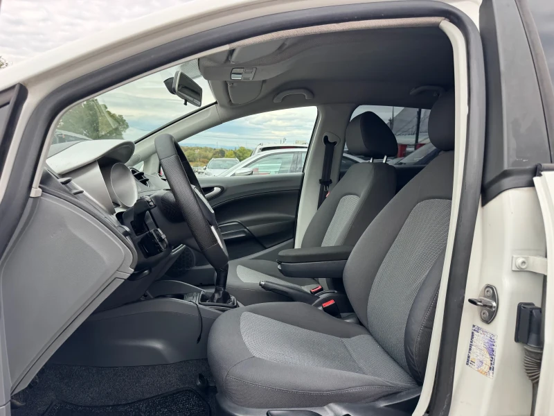 Seat Ibiza ST* 1.4 I* РЕГИСТРИРАНА* РЕАЛНИ КИЛОМЕТРИ , снимка 7 - Автомобили и джипове - 51910178