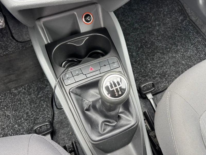 Seat Ibiza ST* 1.4 I* РЕГИСТРИРАНА* РЕАЛНИ КИЛОМЕТРИ , снимка 11 - Автомобили и джипове - 51910178