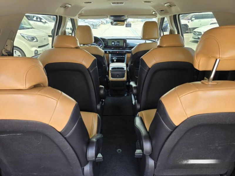 Kia Carnival, снимка 6 - Автомобили и джипове - 51957118