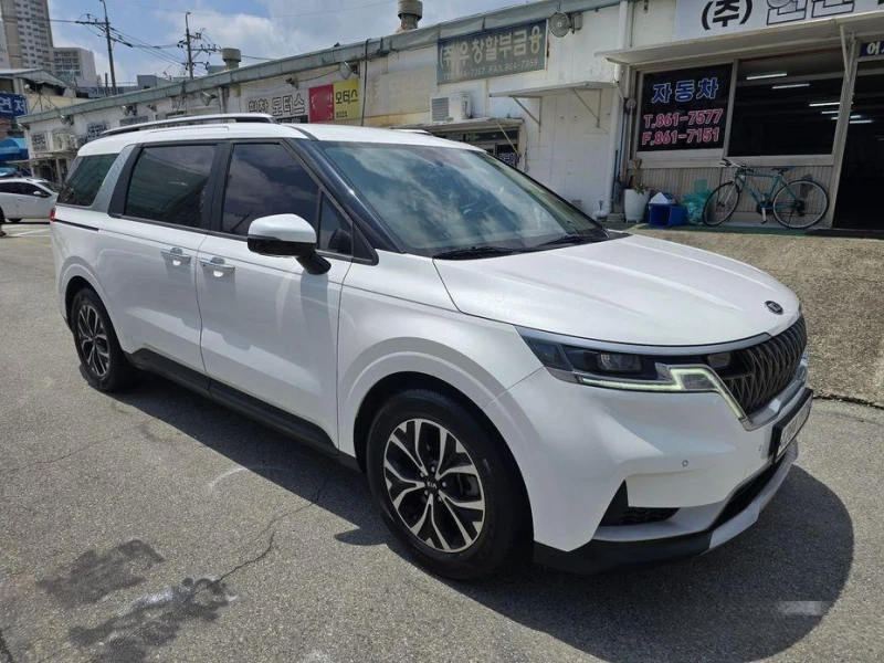 Kia Carnival, снимка 2 - Автомобили и джипове - 51957118
