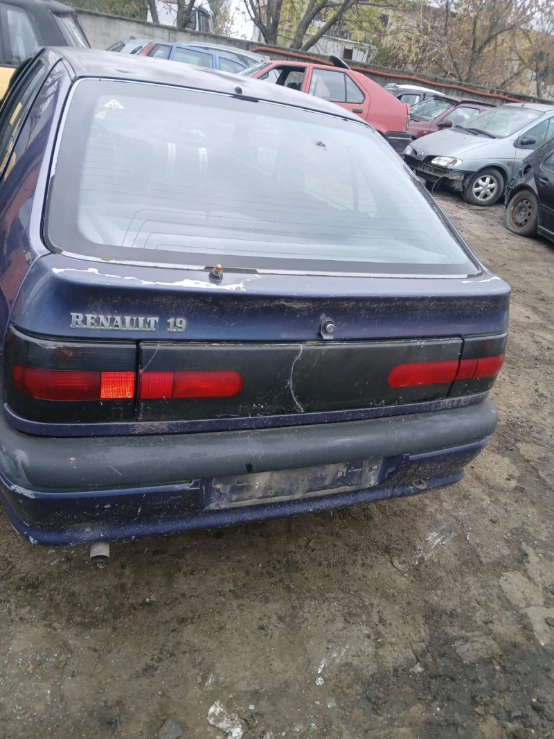 Renault 19, снимка 2 - Автомобили и джипове - 52390344
