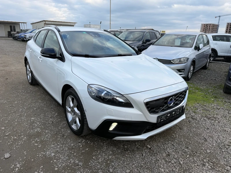 Volvo V40 Cross Country 2.0i CH 4x4 180ks, снимка 3 - Автомобили и джипове - 52747155