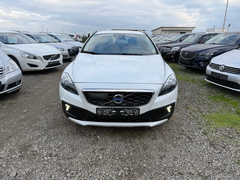 Volvo V40 Cross Country 2.0i CH 4x4 180ks, снимка 2 - Автомобили и джипове - 52747155
