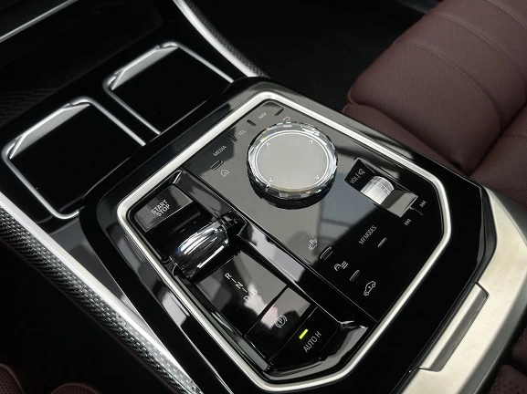 BMW i7 M70 xDrive = Shadow Line =  | Mobile.bg   9