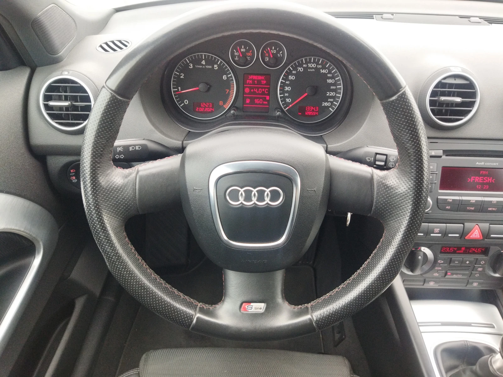 Audi A3 1.8i Sline  Швейцария - изображение 8