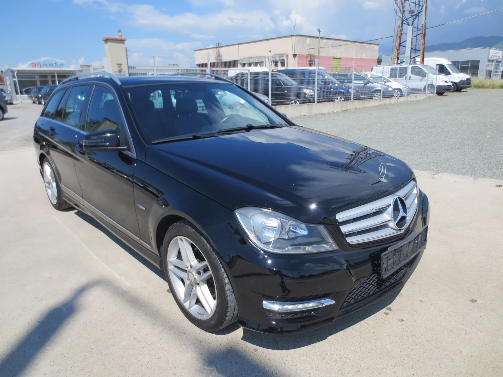 Mercedes-Benz C 180 AMG-LINE, снимка 3 - Автомобили и джипове - 50030080