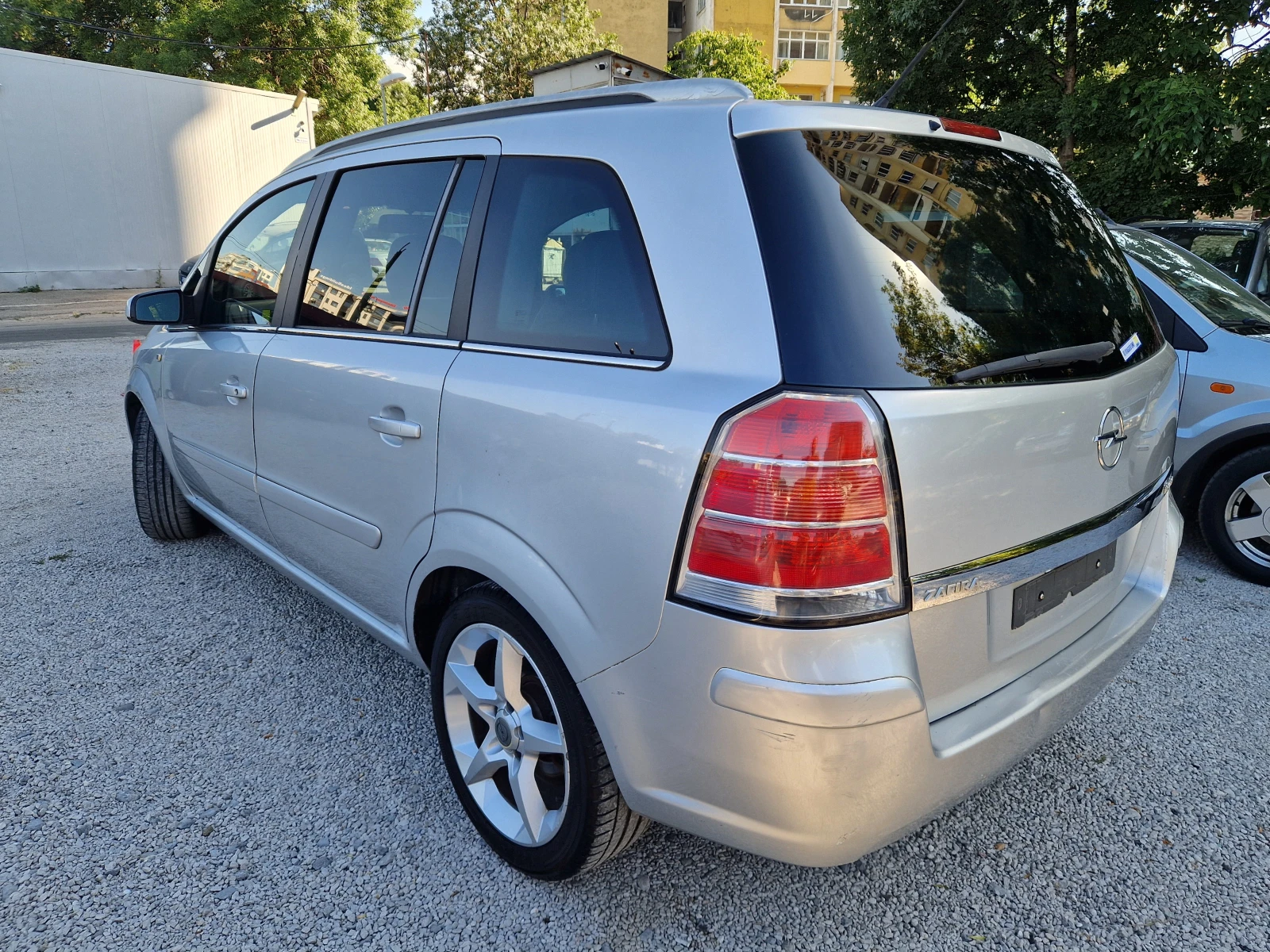Opel Zafira 1.9CDTI/COSMO - изображение 7