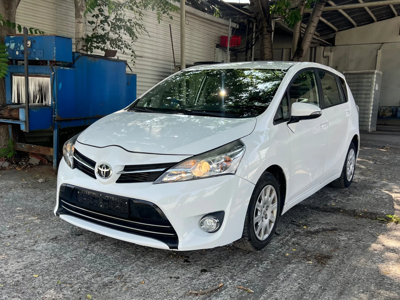 Toyota Verso 2.0D4D 124кс 6+ 1  - изображение 3