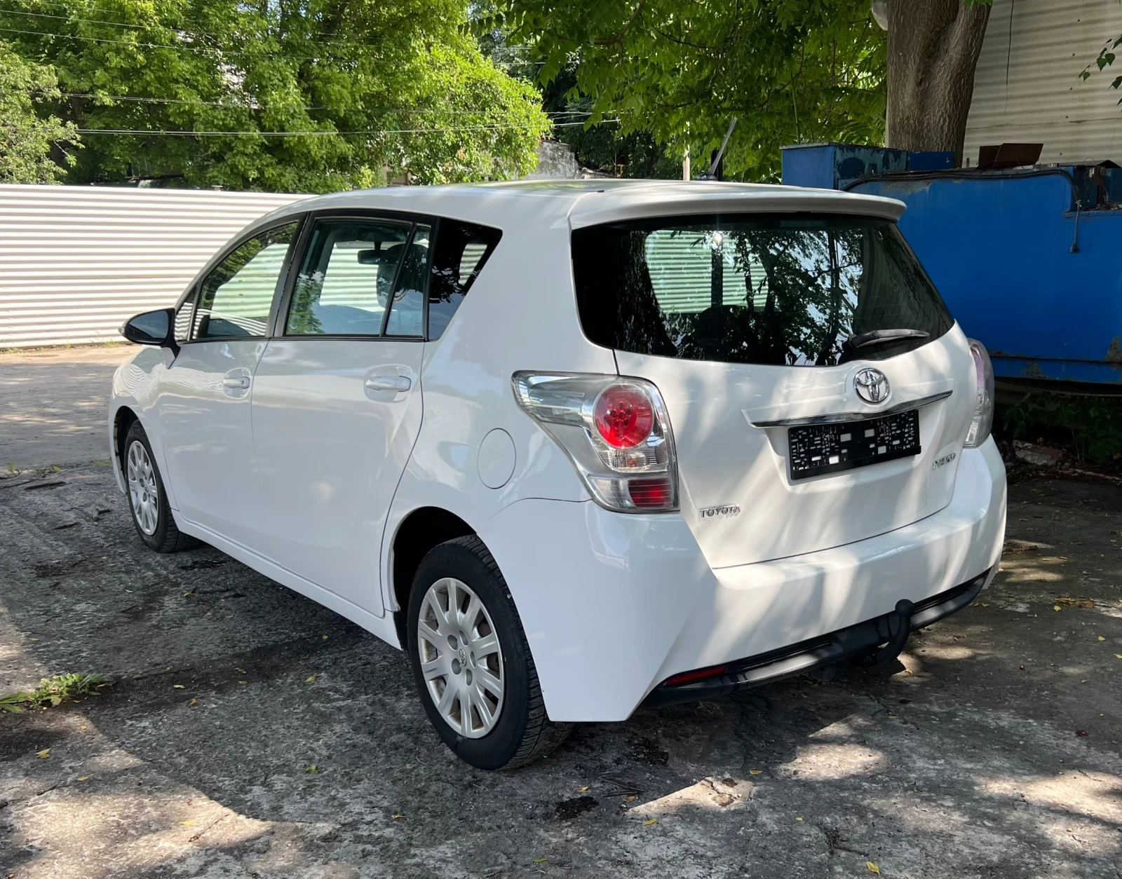Toyota Verso 2.0D4D 124кс 6+ 1  - изображение 4
