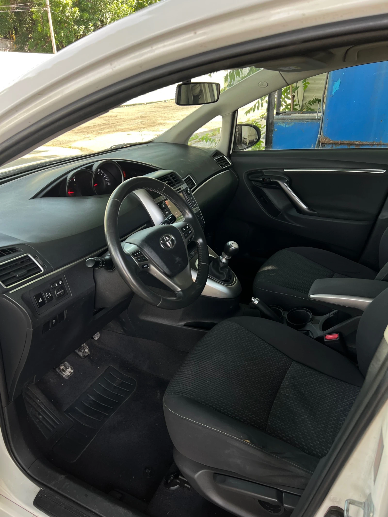 Toyota Verso 2.0D4D 124кс 6+ 1  - изображение 7