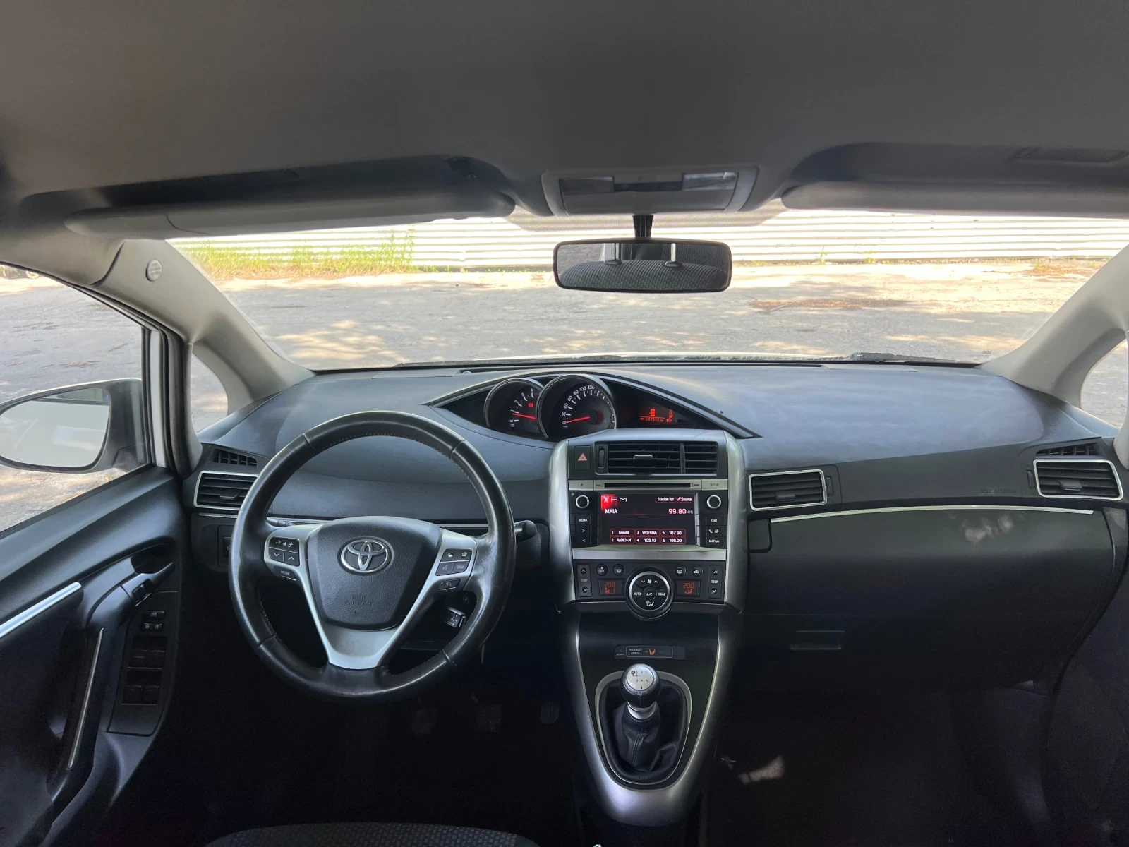 Toyota Verso 2.0D4D 124кс 6+ 1  - изображение 8