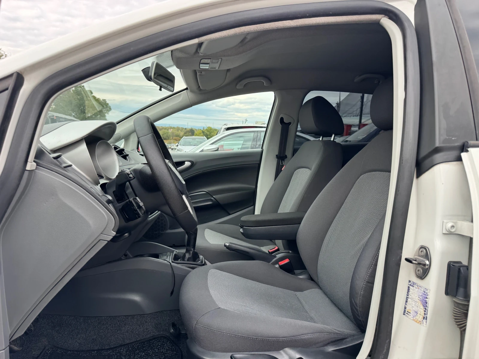 Seat Ibiza ST* 1.4 I* РЕГИСТРИРАНА* РЕАЛНИ КИЛОМЕТРИ  - изображение 7
