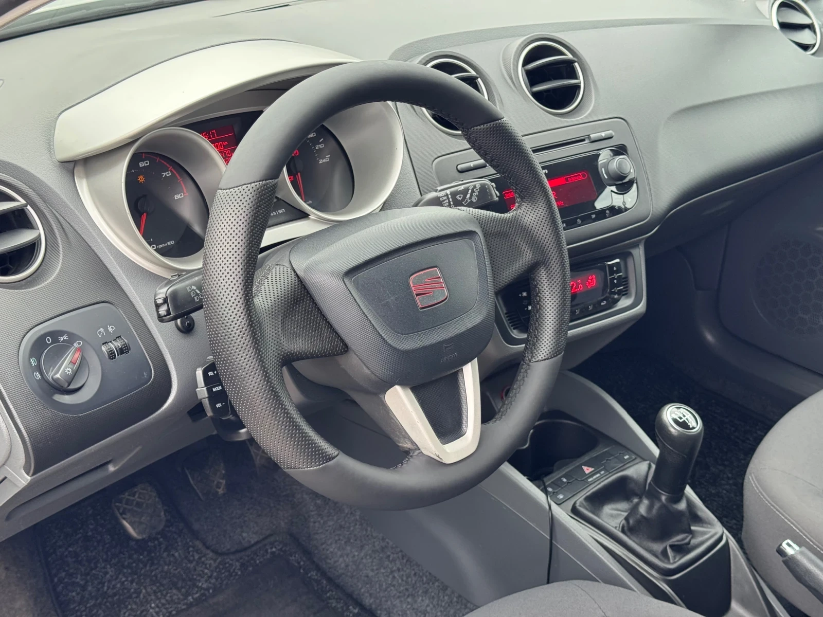 Seat Ibiza ST* 1.4 I* РЕГИСТРИРАНА* РЕАЛНИ КИЛОМЕТРИ  - изображение 8