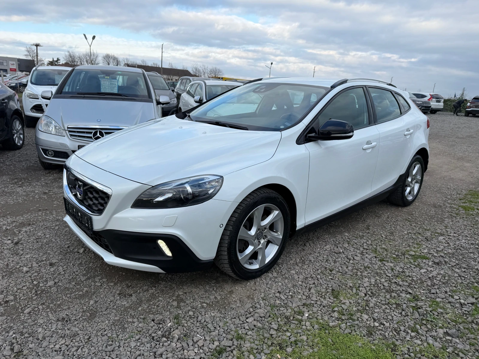 Volvo V40 Cross Country 2.0i CH 4x4 180ks | Mobile.bg   1