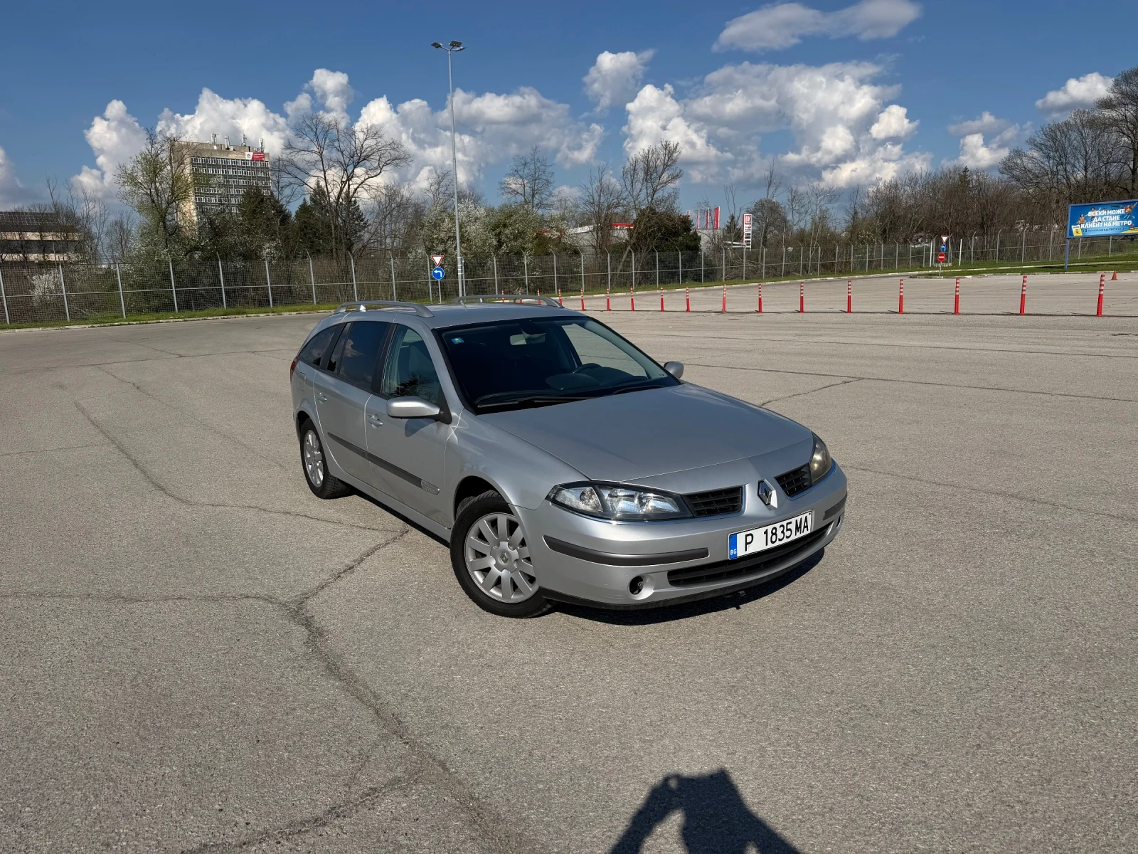 Renault Laguna 2.2dci/6-скорости/Топ Състояние!, снимка 3 - Автомобили и джипове - 54101031