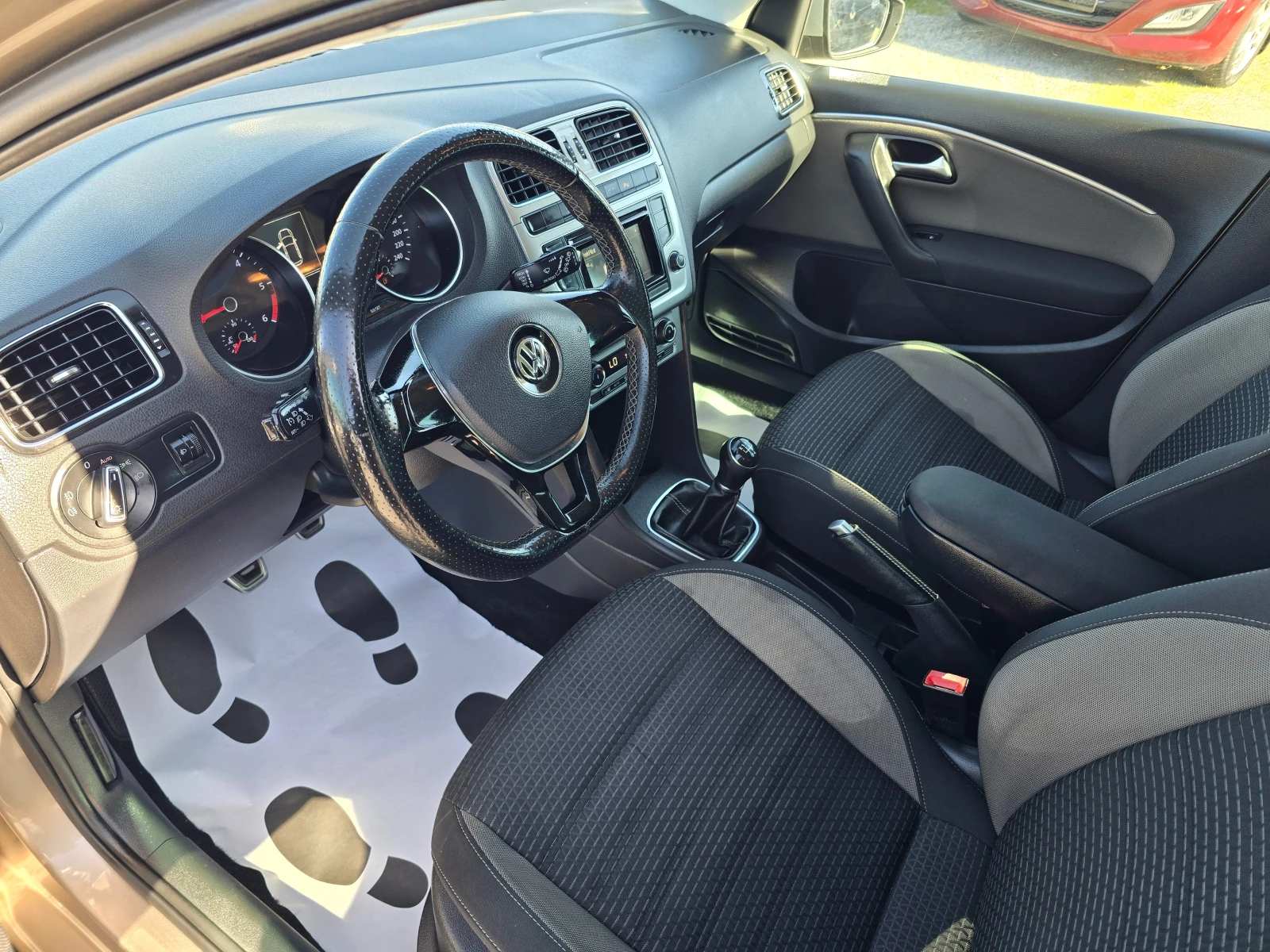 VW Polo 1.4 TDI CrossPolo BlueMotion Tech, снимка 9 - Автомобили и джипове - 54139388