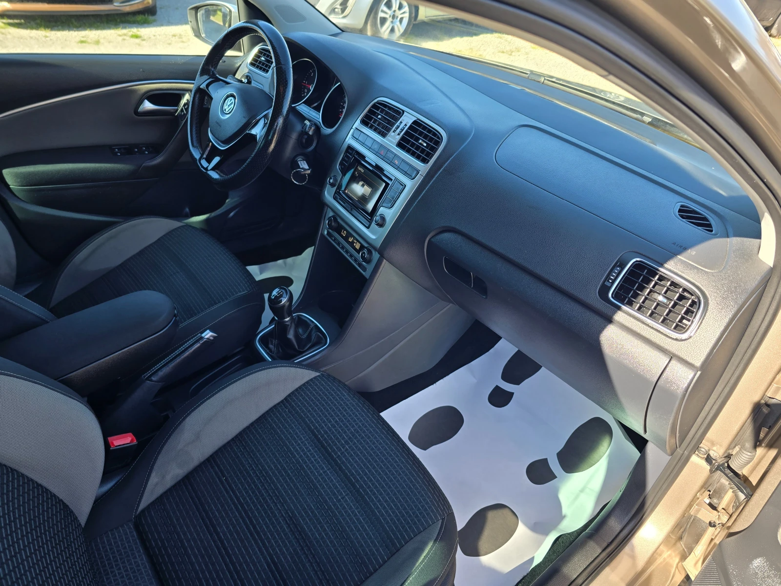 VW Polo 1.4 TDI CrossPolo BlueMotion Tech, снимка 11 - Автомобили и джипове - 54139388