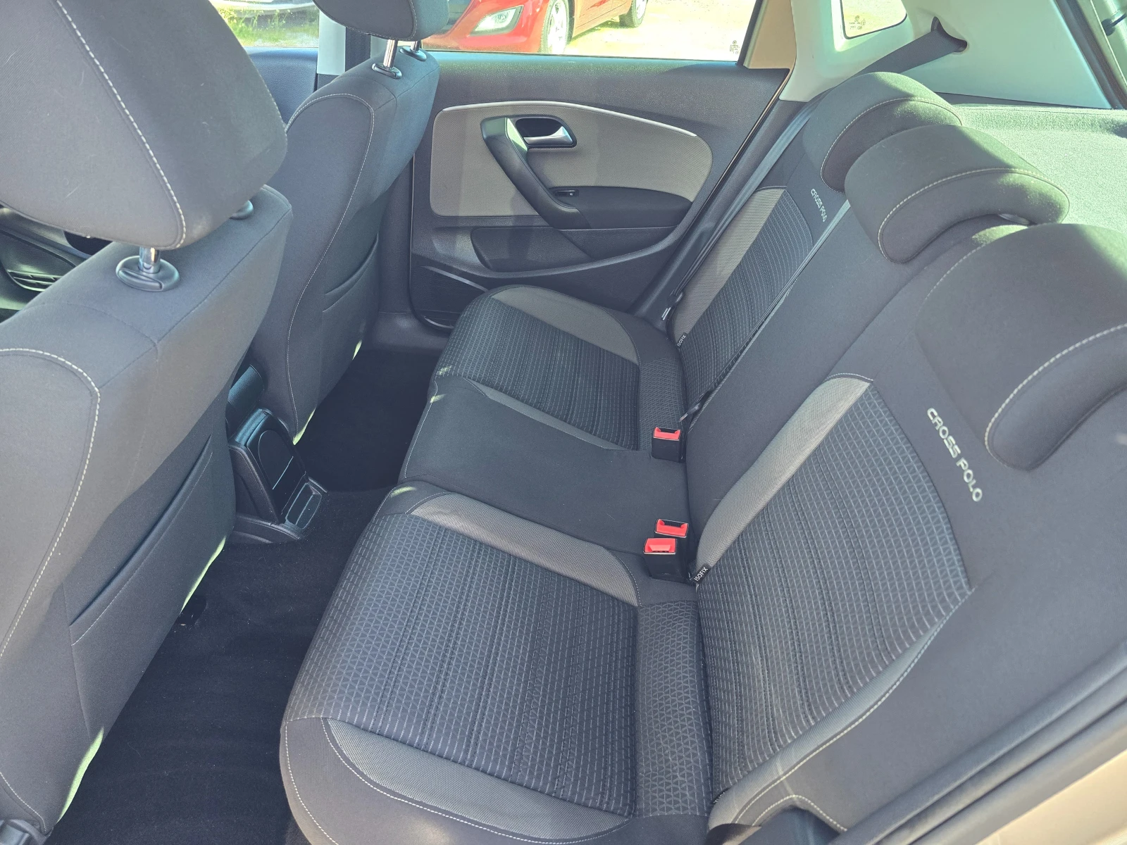 VW Polo 1.4 TDI CrossPolo BlueMotion Tech, снимка 10 - Автомобили и джипове - 54139388