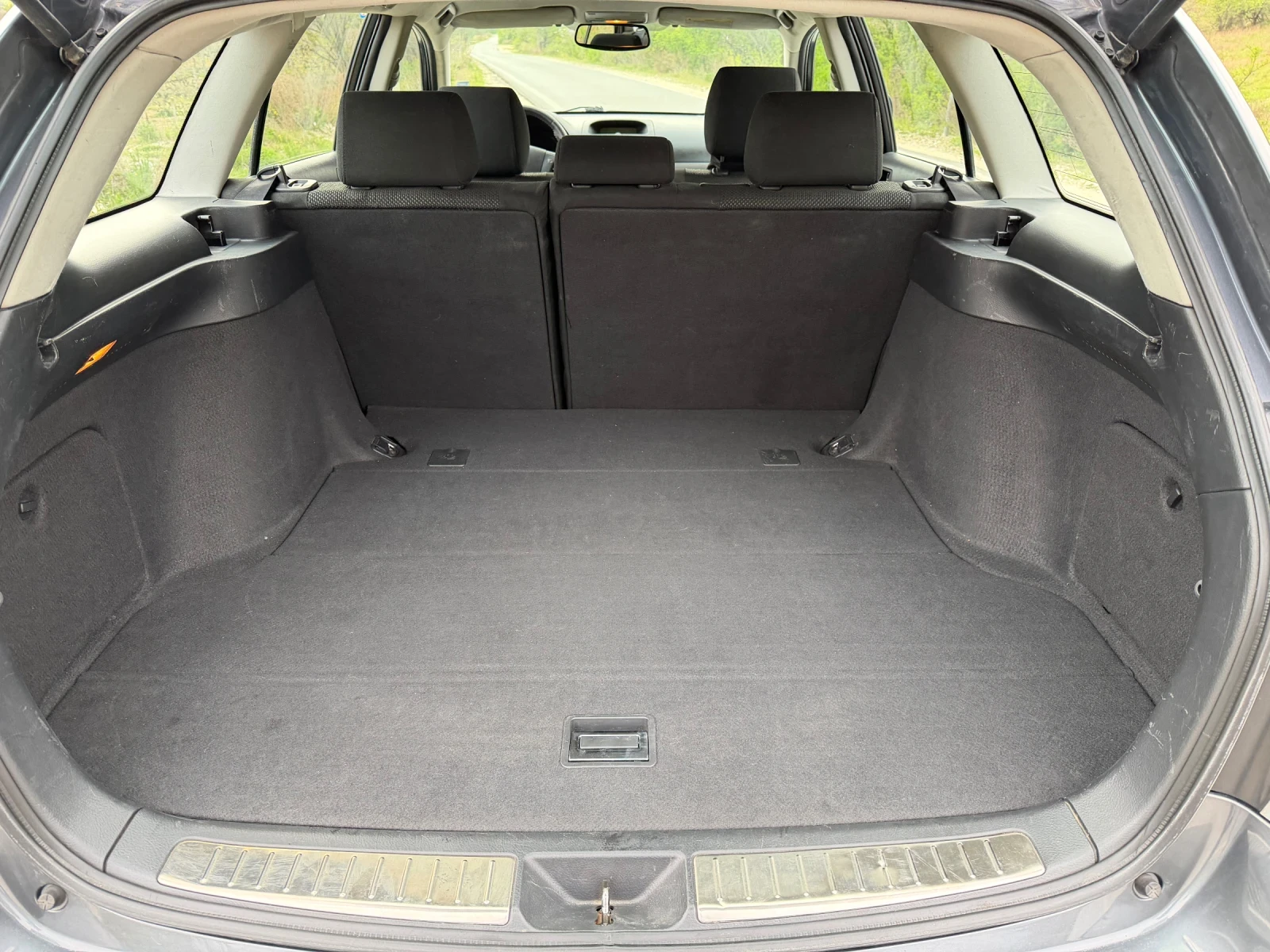 Toyota Avensis 2.2 D4D 150h.p, снимка 9 - Автомобили и джипове - 54183461