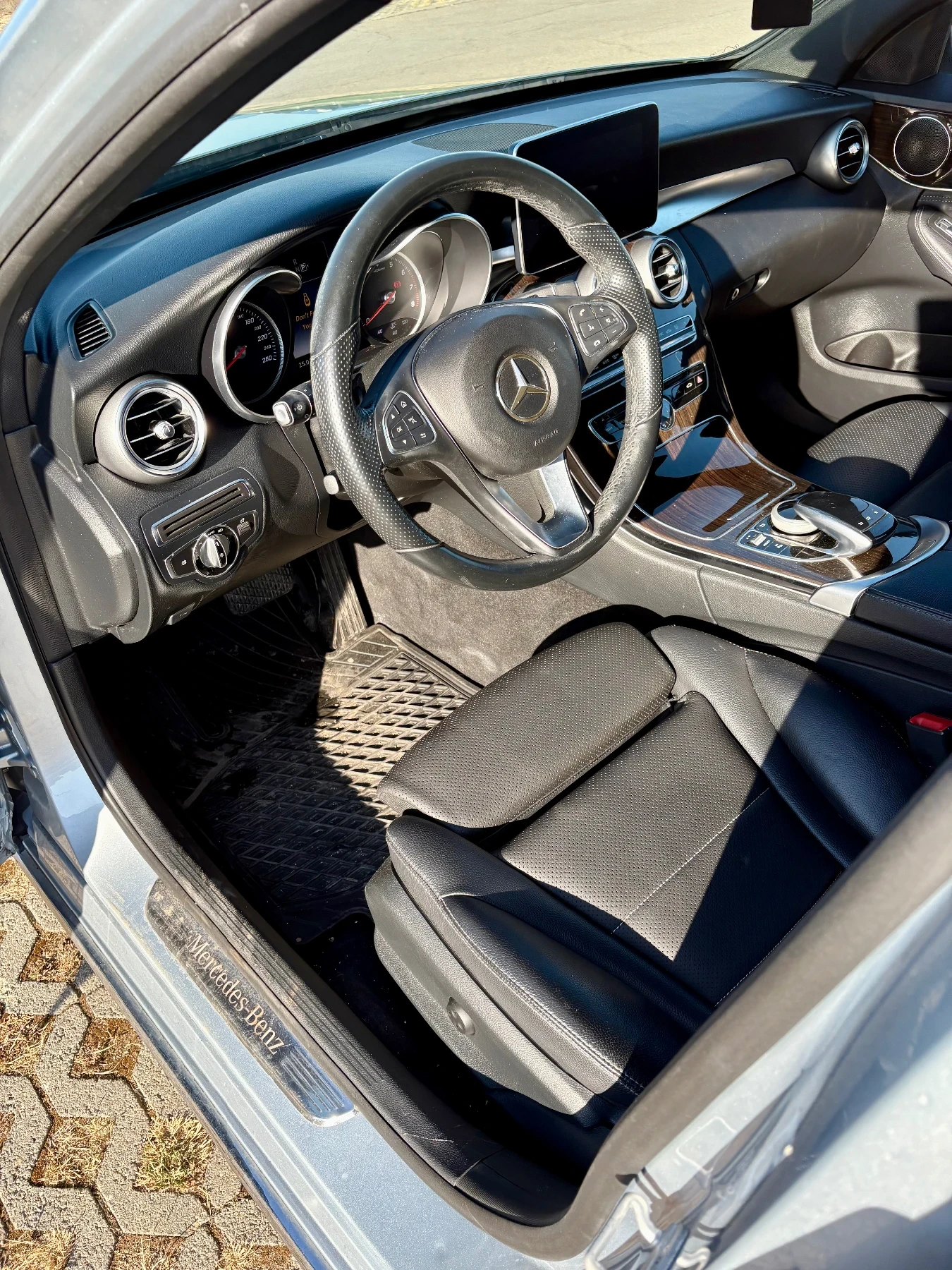 Mercedes-Benz C 300, снимка 5 - Автомобили и джипове - 54430493