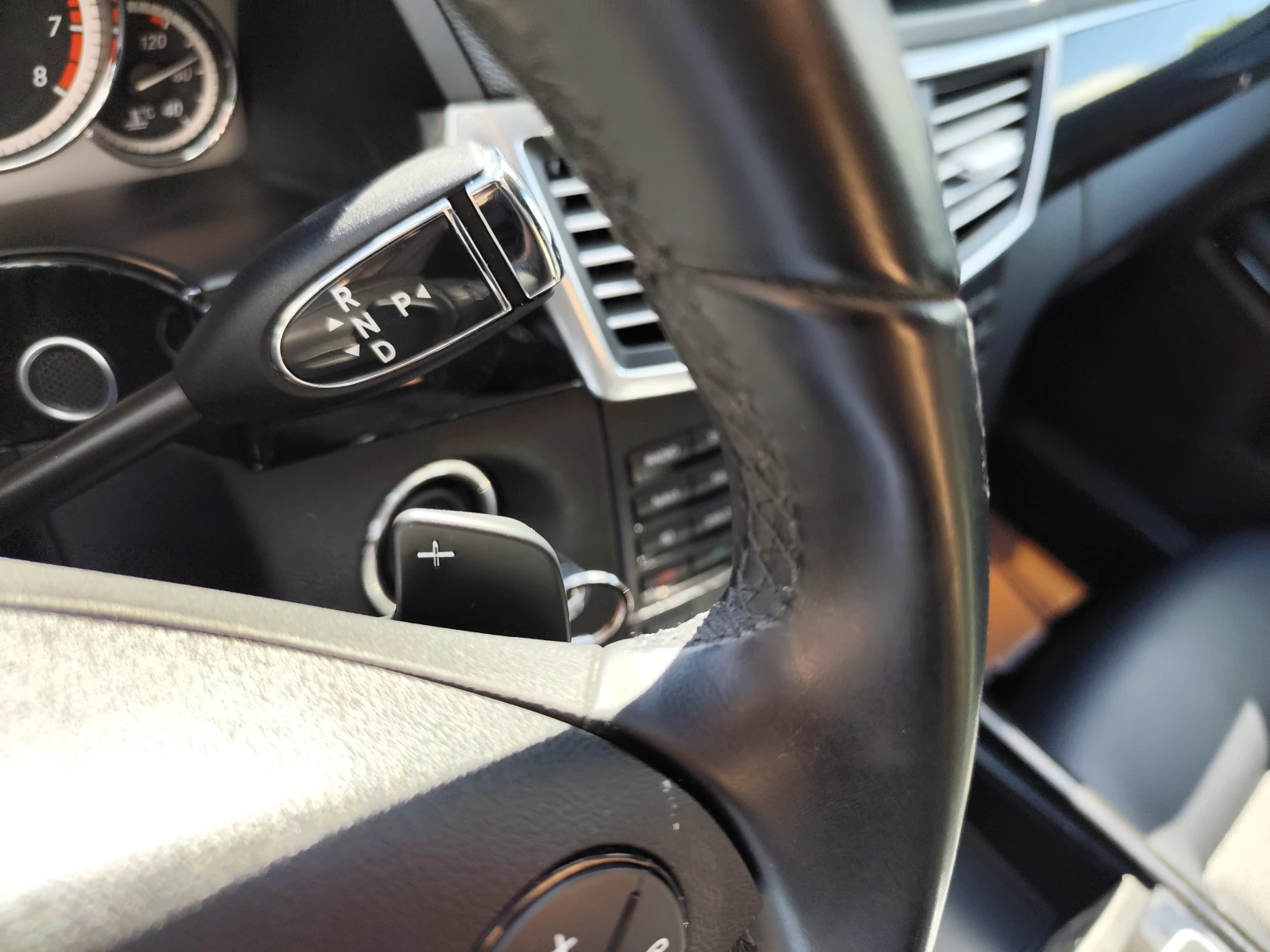 Mercedes-Benz E 350 3.5CGi* АВТОМАТИК* LED/XENON* NAVI* CAMERA* КОЖА* , снимка 12 - Автомобили и джипове - 54770952