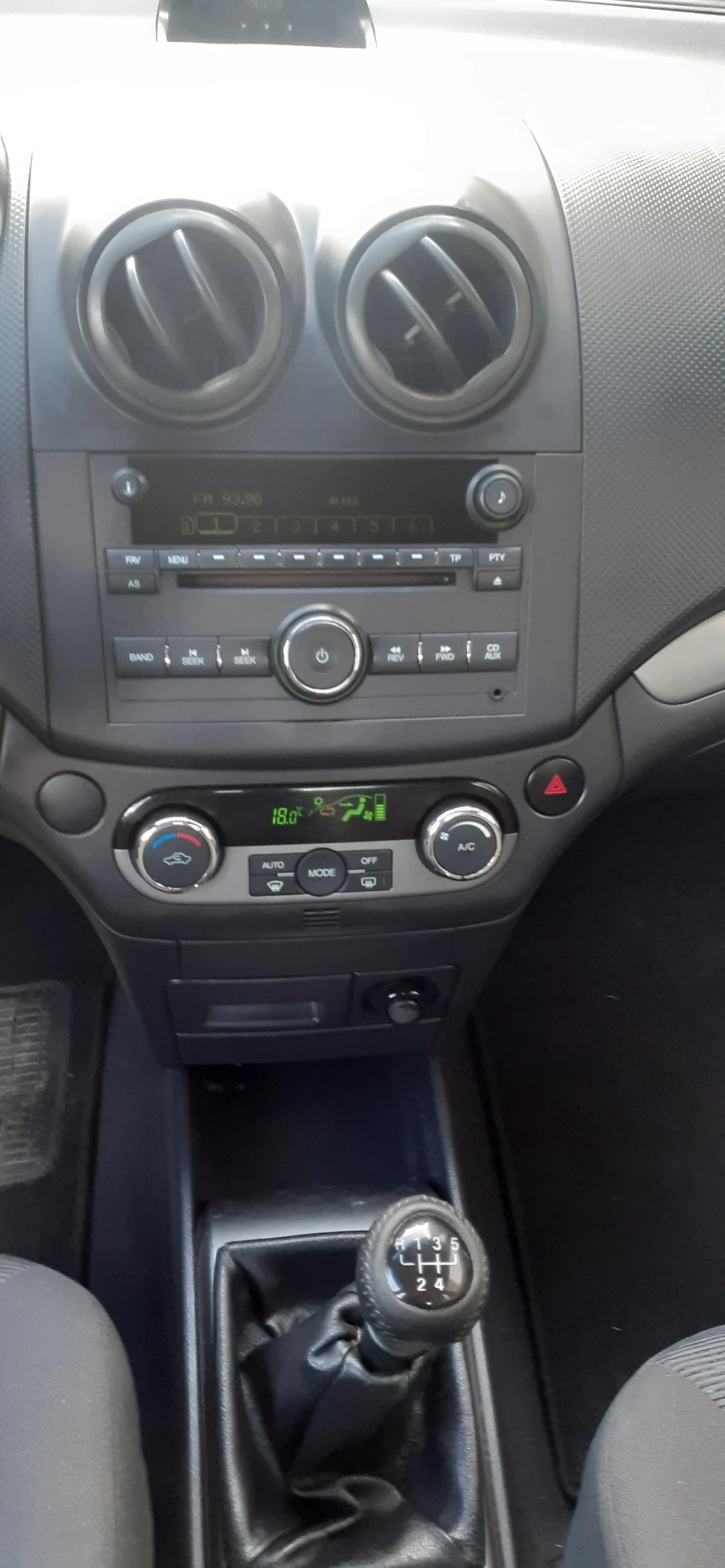 Chevrolet Aveo 1.4i 16v 94ks , снимка 8 - Автомобили и джипове - 54773147