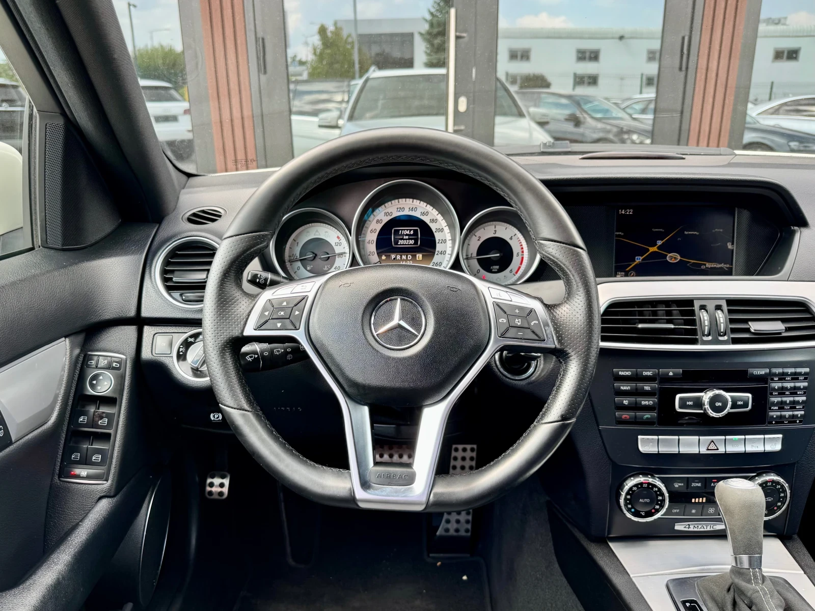 Mercedes-Benz C 250 AMG* 4 Matic* Harman/Kardon* Navi* Лизинг, снимка 10 - Автомобили и джипове - 55843692
