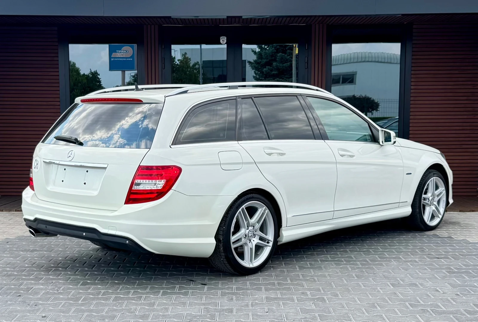 Mercedes-Benz C 250 AMG* 4 Matic* Harman/Kardon* Navi* Лизинг, снимка 4 - Автомобили и джипове - 55843692