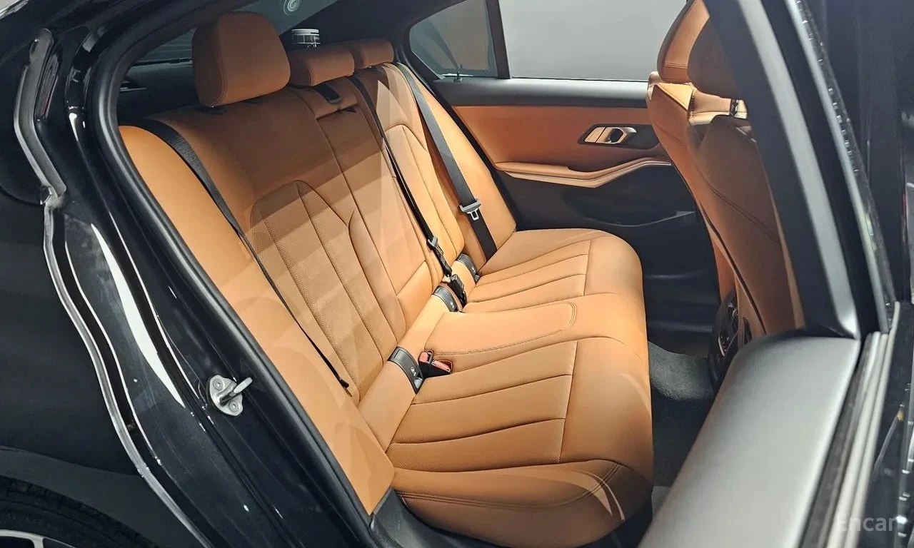 BMW 320 i M Sport  | АВТОФИНАНСИРАНЕ БЕЗ ПЪРВОНАЧАЛНА, снимка 11 - Автомобили и джипове - 55959714