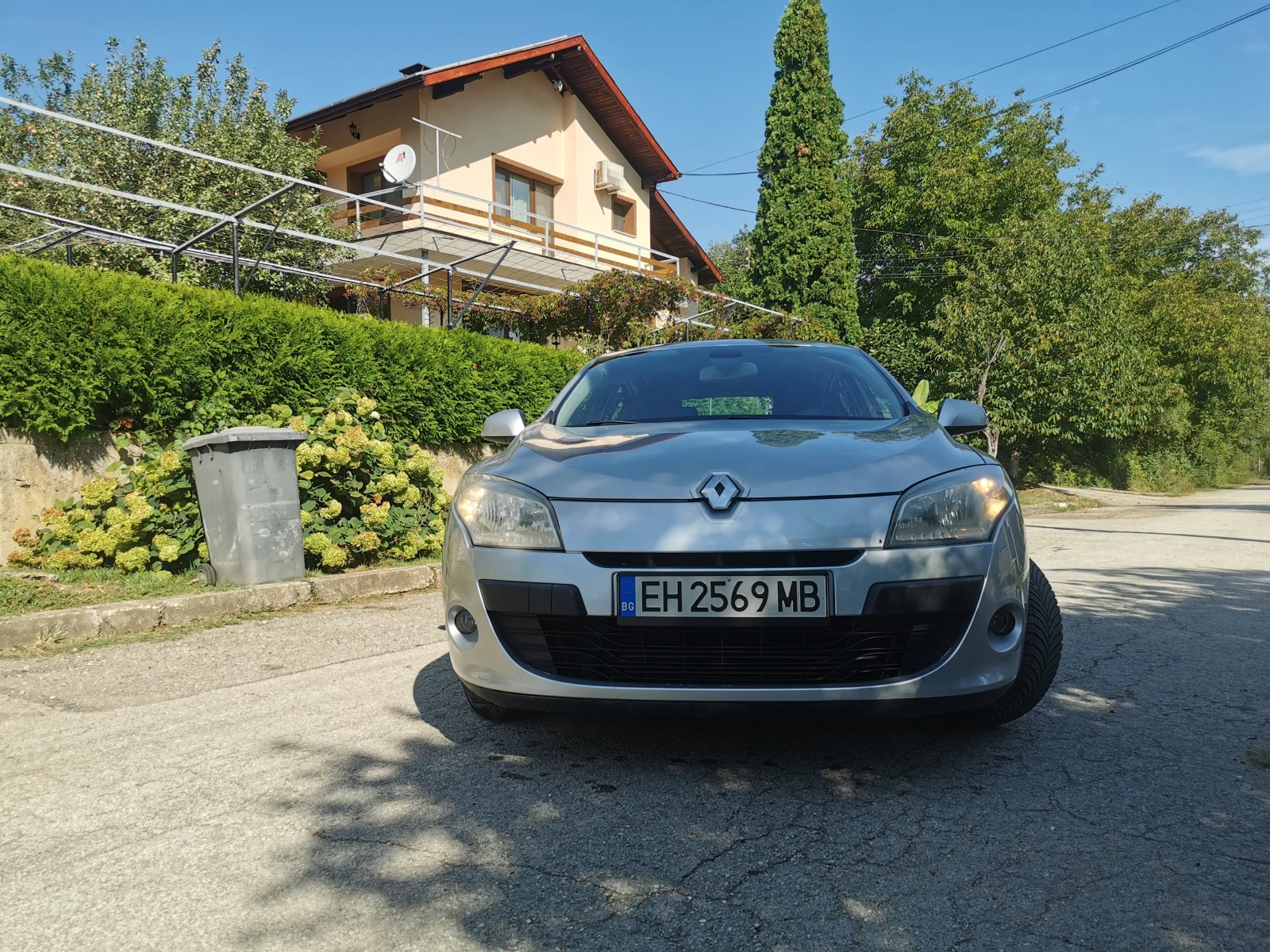 Renault Megane 1, 5 dCi, снимка 2 - Автомобили и джипове - 56017492