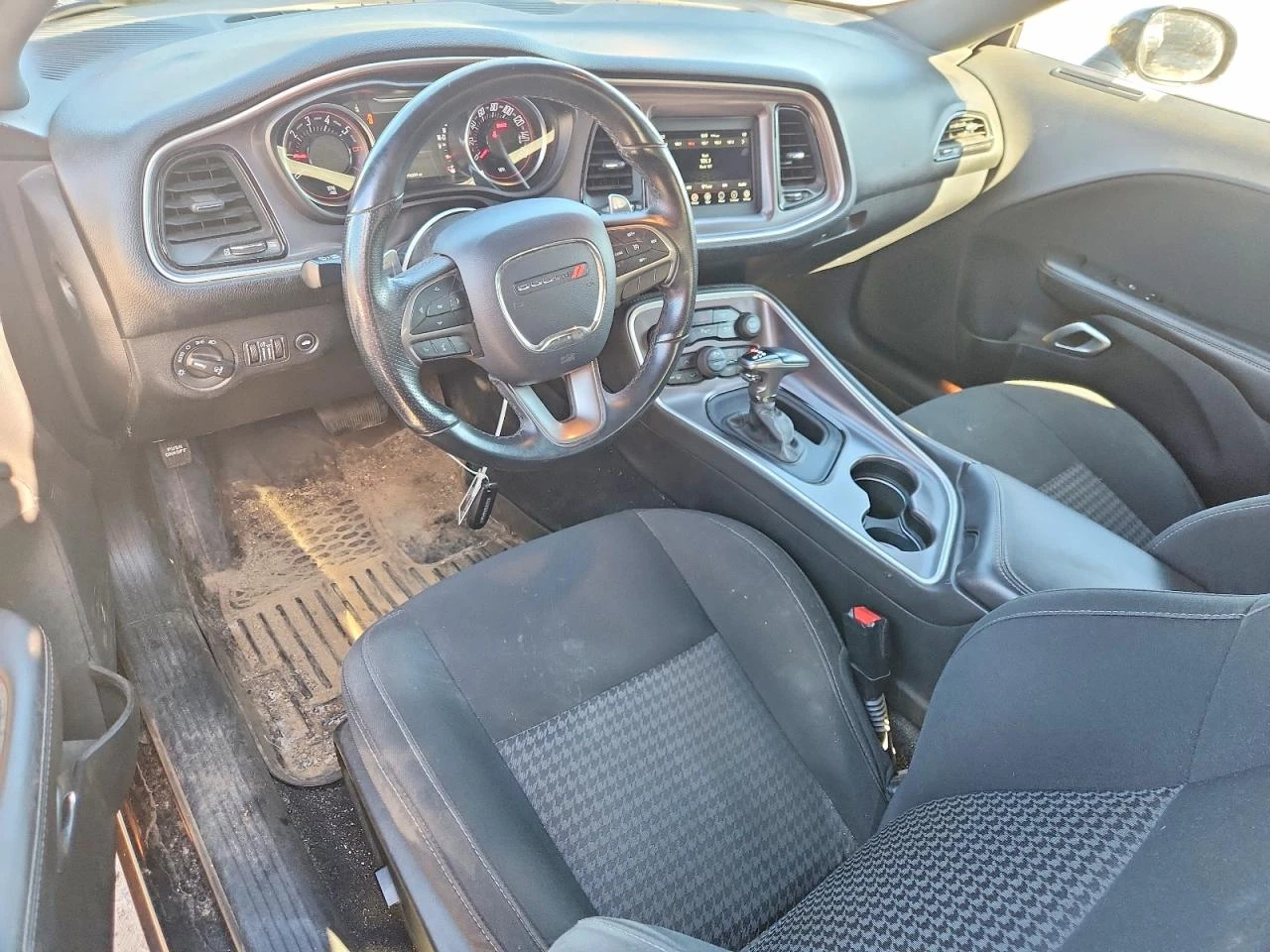 Dodge Challenger 5.7l R/T, снимка 8 - Автомобили и джипове - 56062991