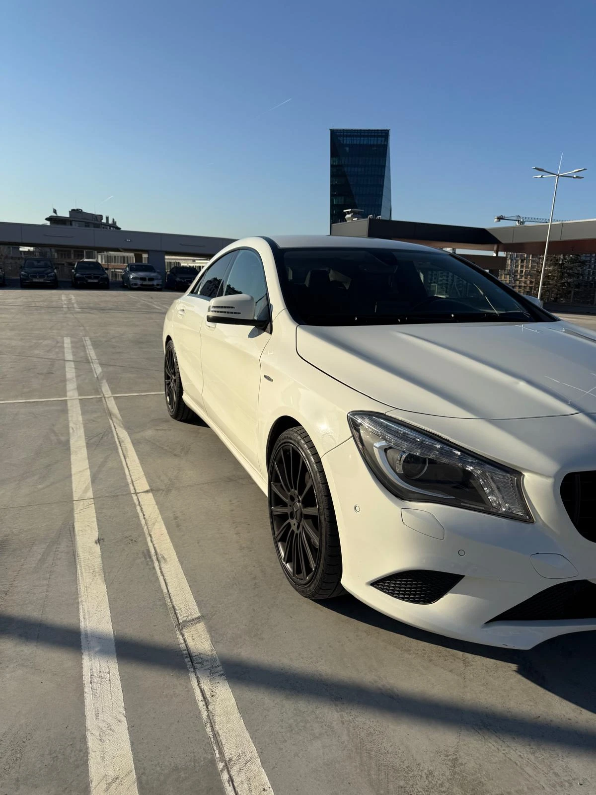 Mercedes-Benz CLA 180, снимка 8 - Автомобили и джипове - 56163741