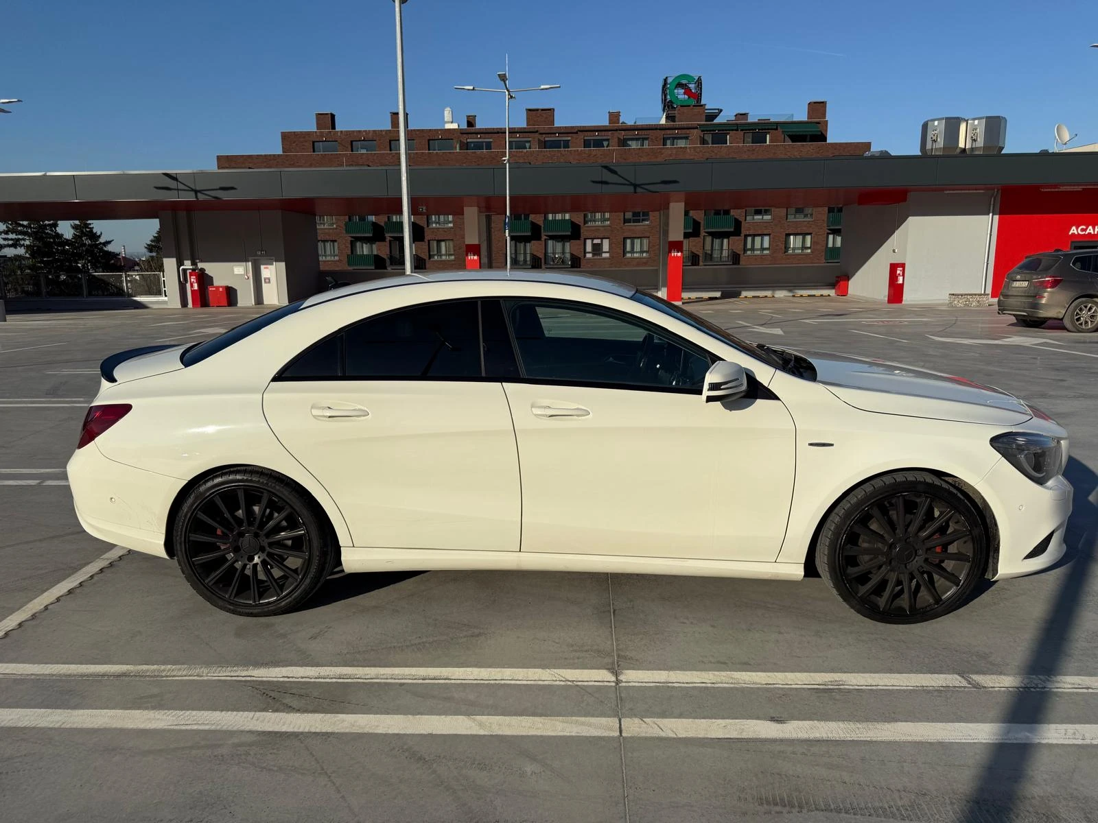 Mercedes-Benz CLA 180, снимка 7 - Автомобили и джипове - 56163741