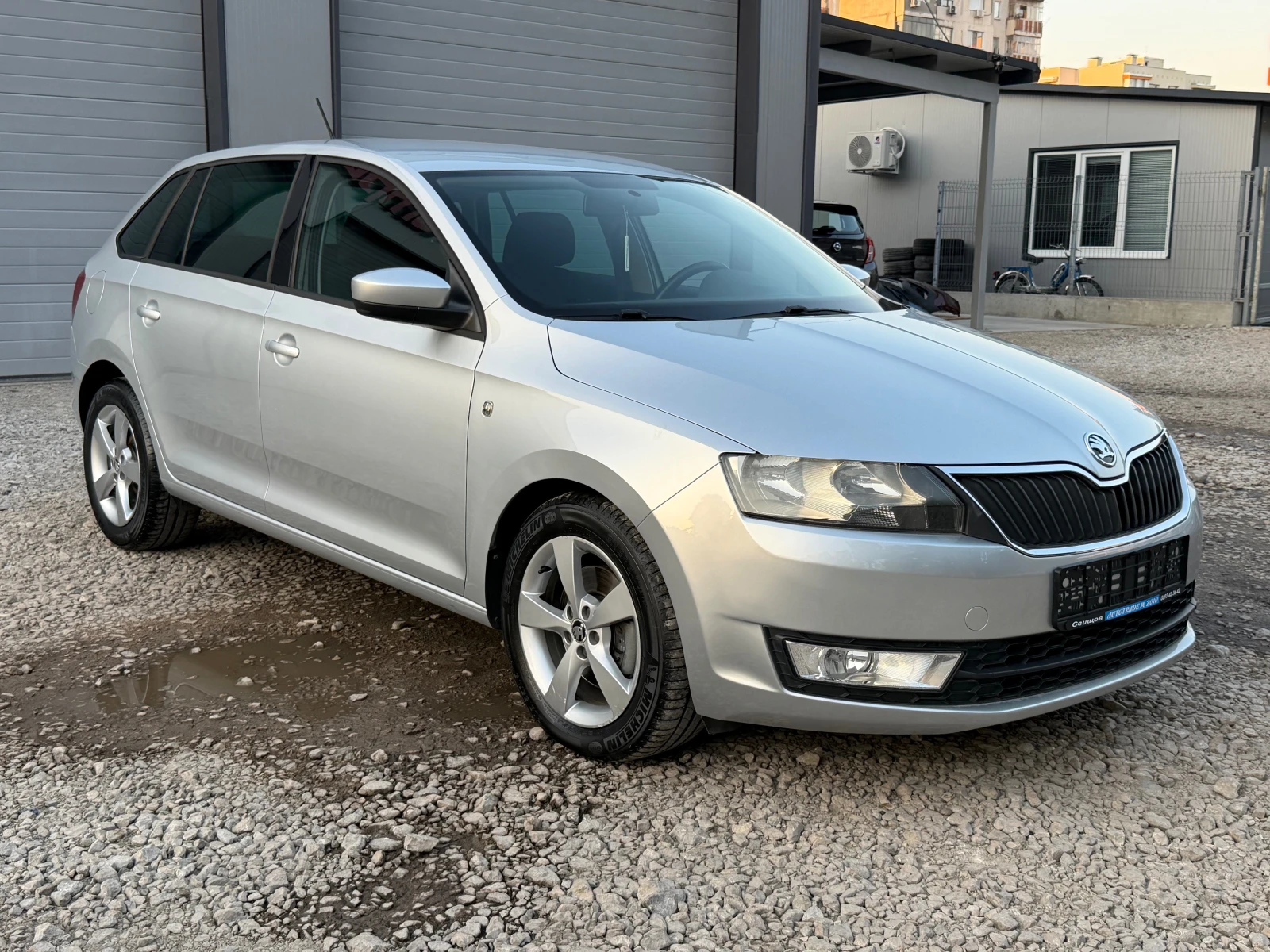 Skoda Fabia 1.6TDI* AVTOMAT, снимка 3 - Автомобили и джипове - 56265943