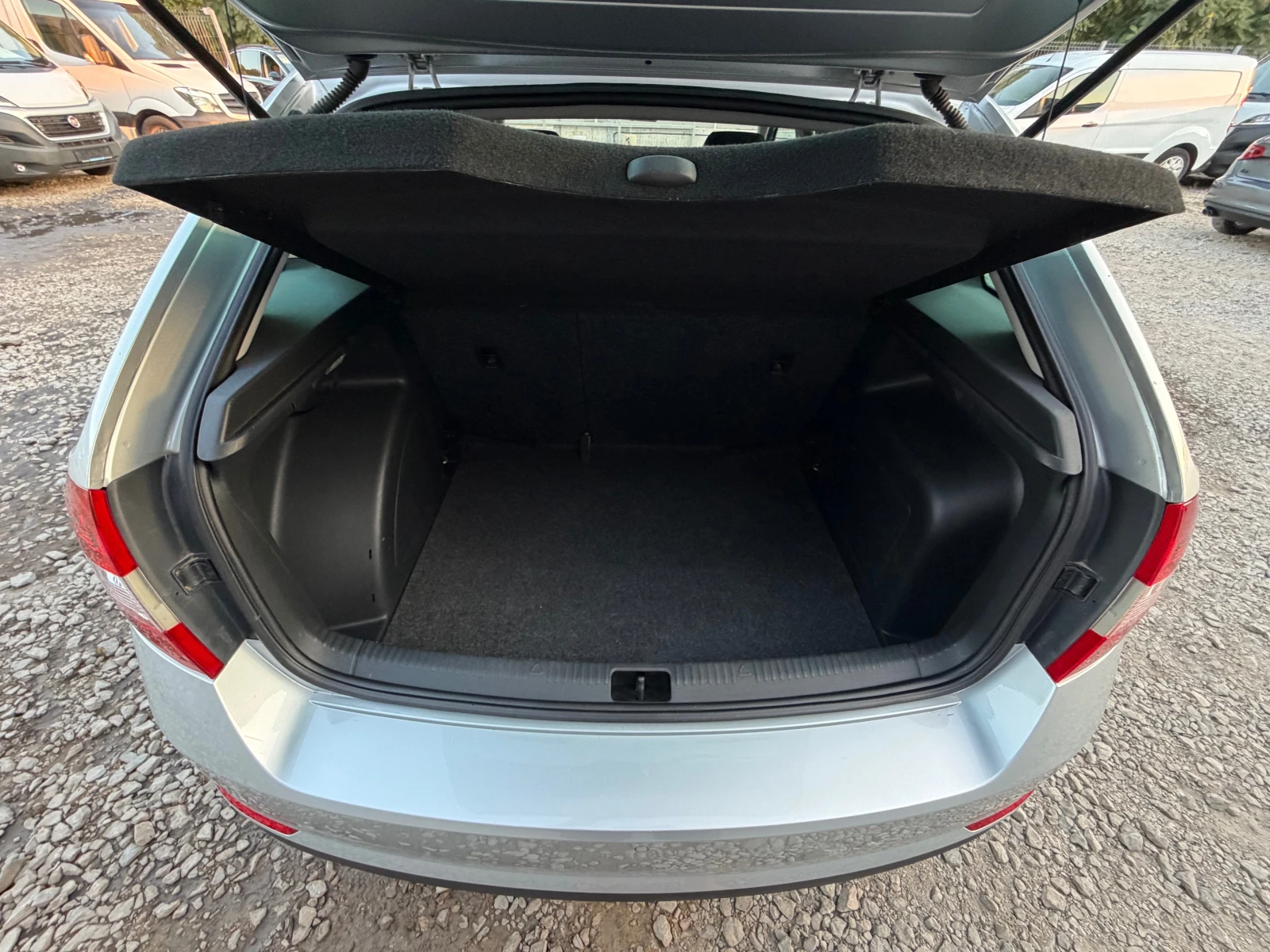 Skoda Fabia 1.6TDI* AVTOMAT, снимка 7 - Автомобили и джипове - 56265943
