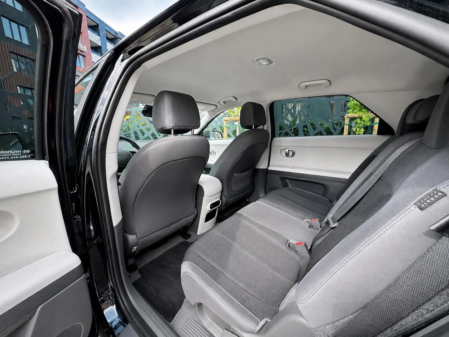 Hyundai Ioniq 5 SEL 17000км, снимка 8 - Автомобили и джипове - 56326936